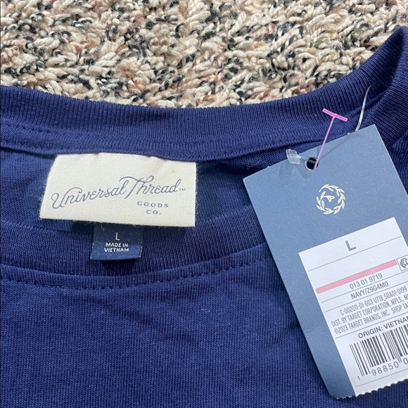 Universal Thread Oversized Embroidered Graphic Navy Tee Shirt Woman’s L | NWT - Picture 3 of 4